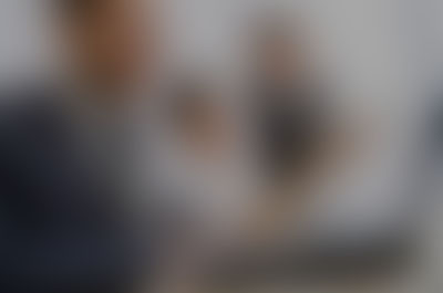 Ilustração de compartilhamento via QR Code e redes sociais